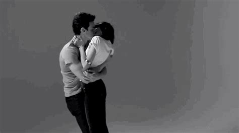 love gif - kiss|kiss love couple gif.